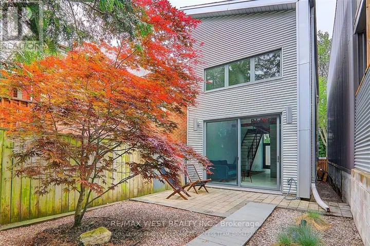 781 CRAVEN ROAD, Toronto (Greenwood-Coxwell), Ontario M4L2Z7
