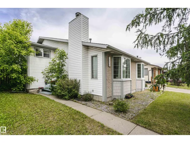 10436 26 AV NW, Edmonton, Alberta T6J4J9