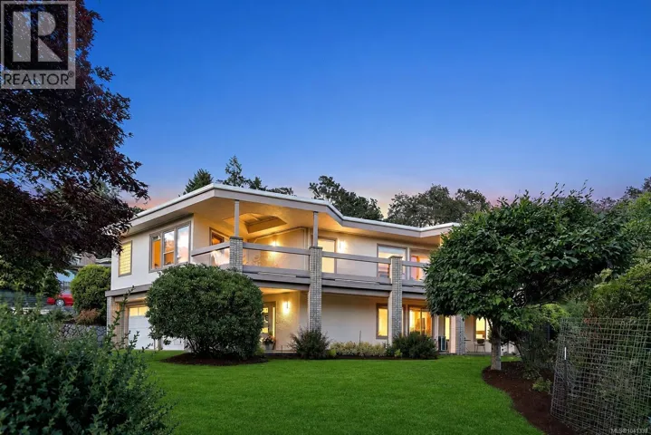 4607 Boulderwood Dr, Saanich, British Columbia V8Y2V2