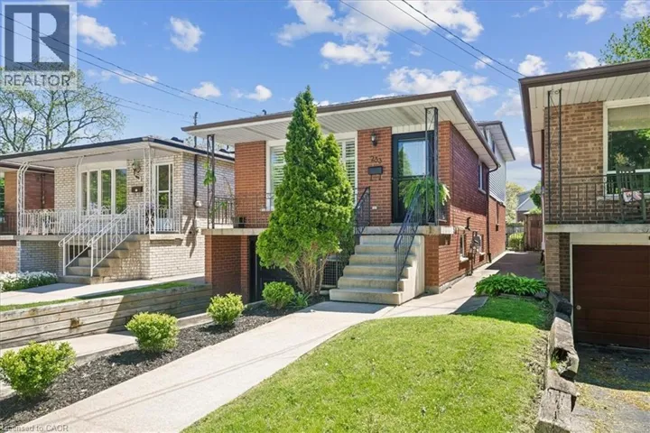 233 EAST 8TH Street, Hamilton, Ontario L9A3L7
