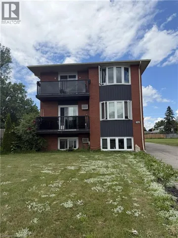 26 CARNABY Crescent, Kitchener, Ontario N2A1M7