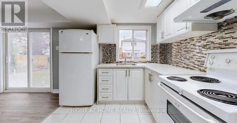 942 PORT UNION ROAD W, Toronto (Centennial Scarborough), Ontario M1C2L9