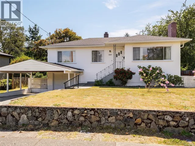 3832 Carey Rd, Saanich, British Columbia V8Z4C4