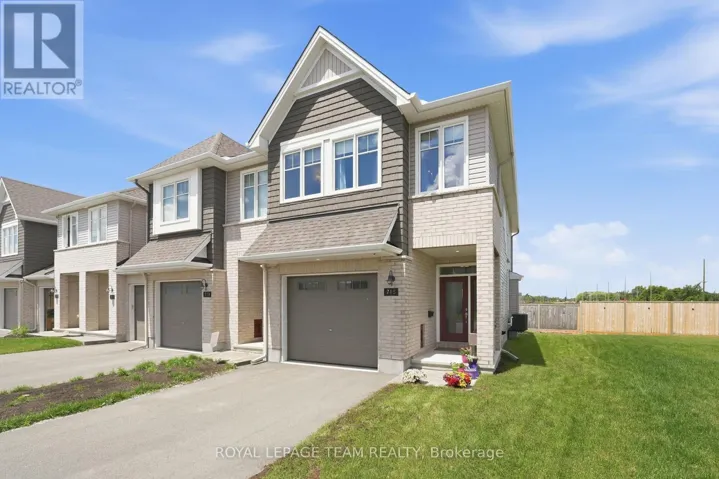 715 MAVERICK CRESCENT, Ottawa, Ontario K2S2X1