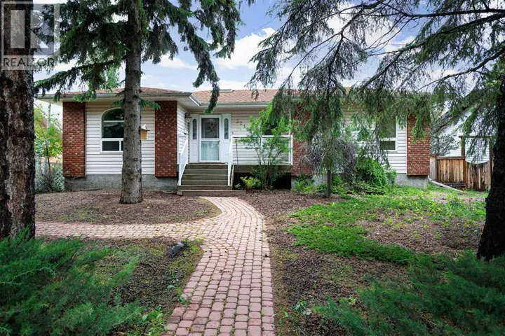 5212 43 Avenue, Camrose, Alberta T4V0A2