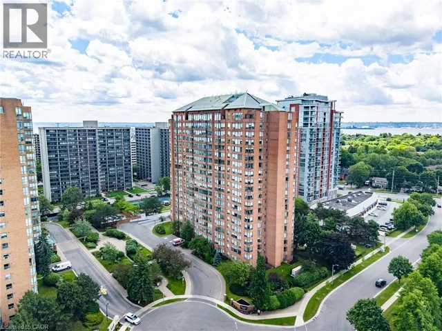 1270 MAPLE CROSSING Boulevard Unit# 1004, Burlington, Ontario L7S2J3