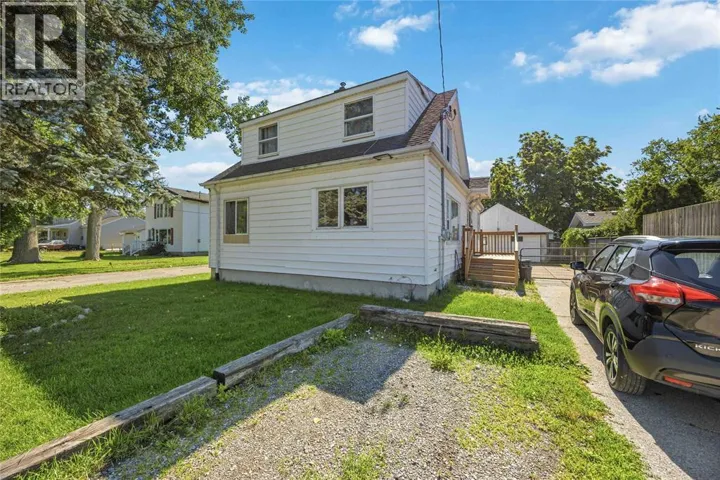 2012 Wayne AVENUE, Sarnia, Ontario N7T7Y9