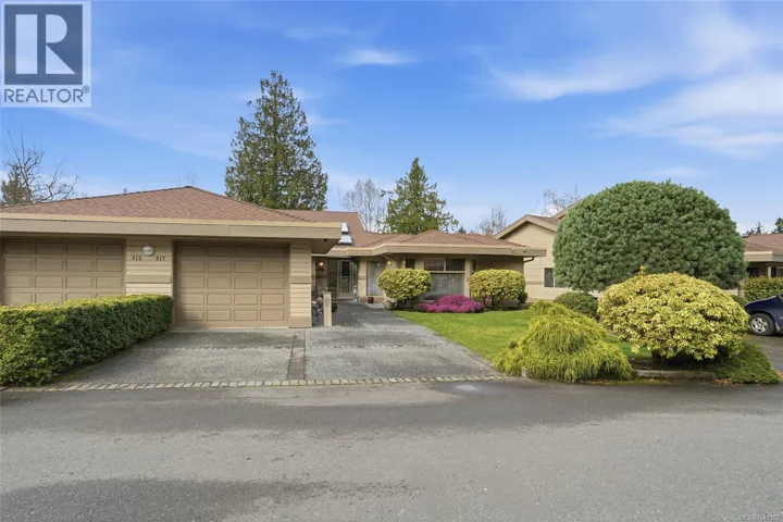 817 Lakes Blvd, French Creek, British Columbia V9P2P8