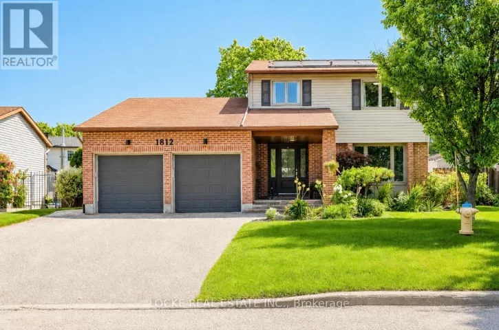 1821 WOODHAVEN HEIGHTS, Ottawa, Ontario K1E2W3