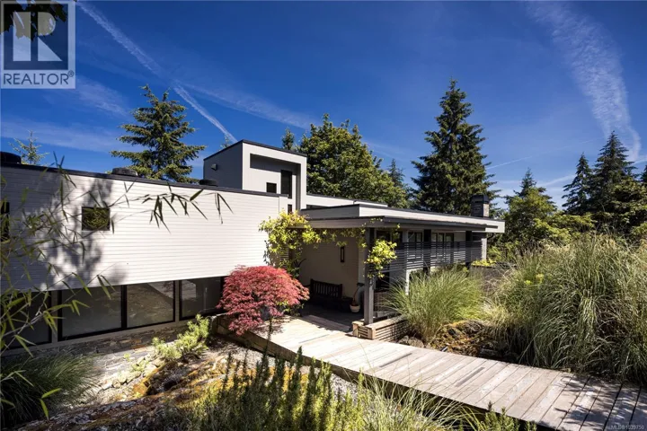 683 Steamer Dr, Central Saanich, British Columbia V9E2A1