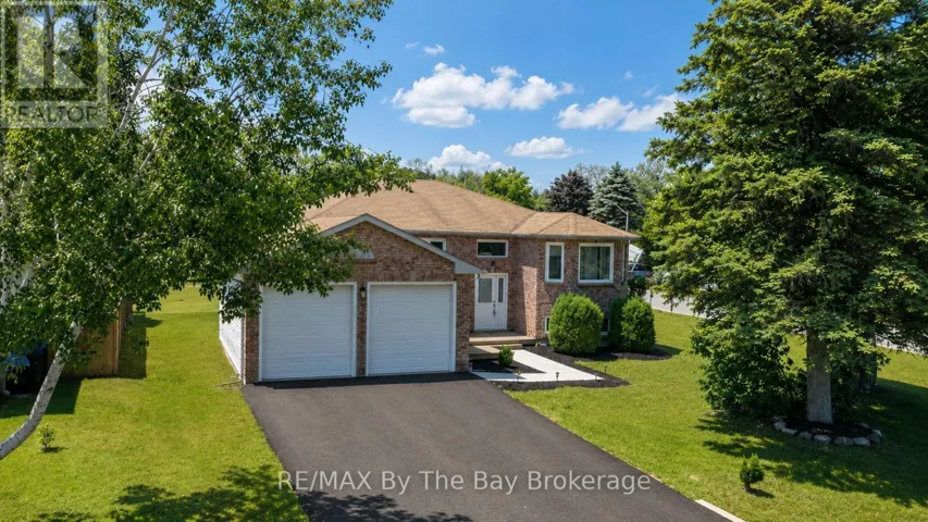 Welcome to 2 Birchmount Circle, Wasaga Beach