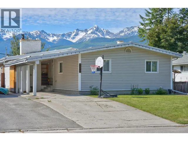 1206 12TH S Street, Golden, British Columbia V0A1H0