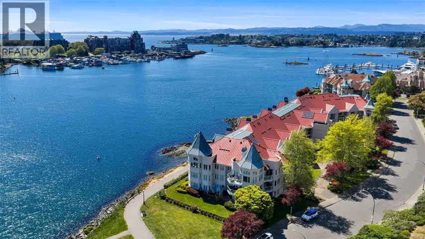 305 55 Songhees Rd, Victoria, British Columbia V9A6T3