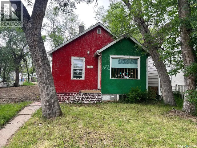1024 Athol STREET, Regina, Saskatchewan S4T3B9
