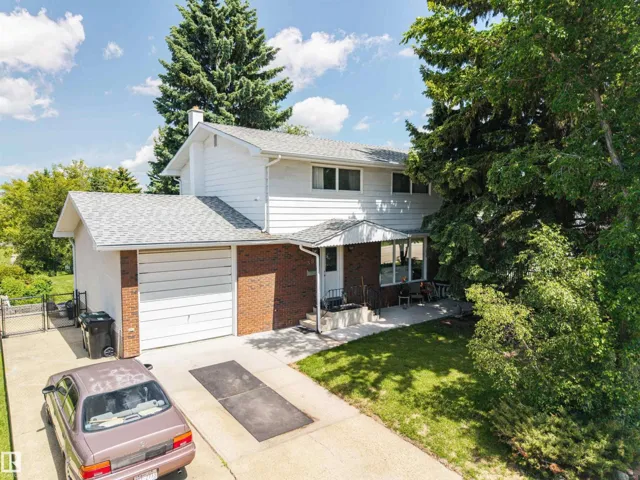 39 MANOR DR, Sherwood Park, Alberta T8A0P9