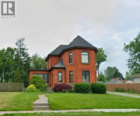 48 CLARK STREET West, Leamington, Ontario N8H1E7