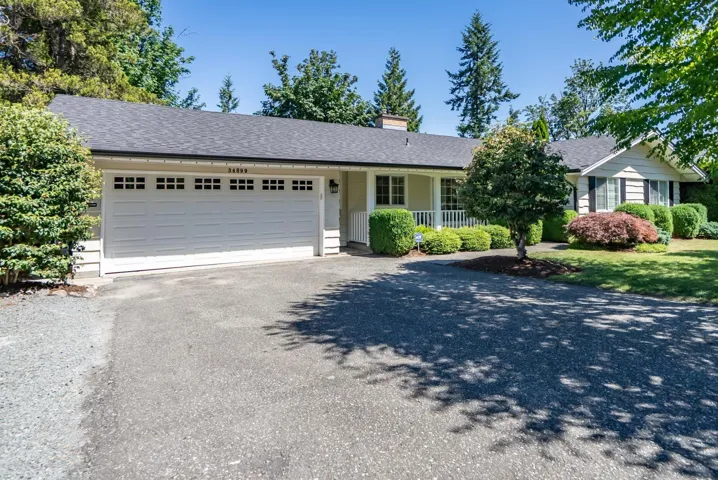 34899 HIGH DRIVE, Abbotsford, British Columbia V2S2X7