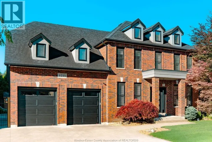 1235 Maple, LaSalle, Ontario N9J3Y6
