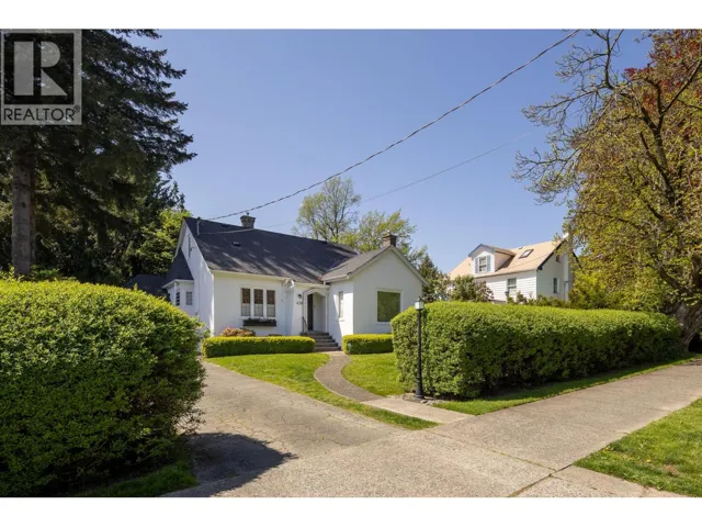 438 FOURTH STREET, New Westminster, British Columbia V3L2V4
