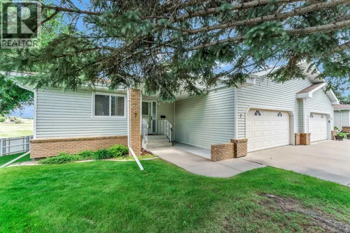 7, 459 Carry Drive SE, Medicine Hat, Alberta T1B3W1