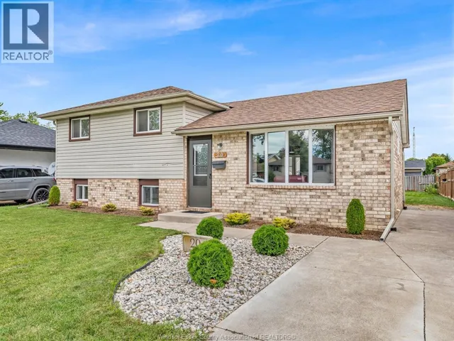 20 ST. CHARLES PL, Amherstburg, Ontario N9V3J7