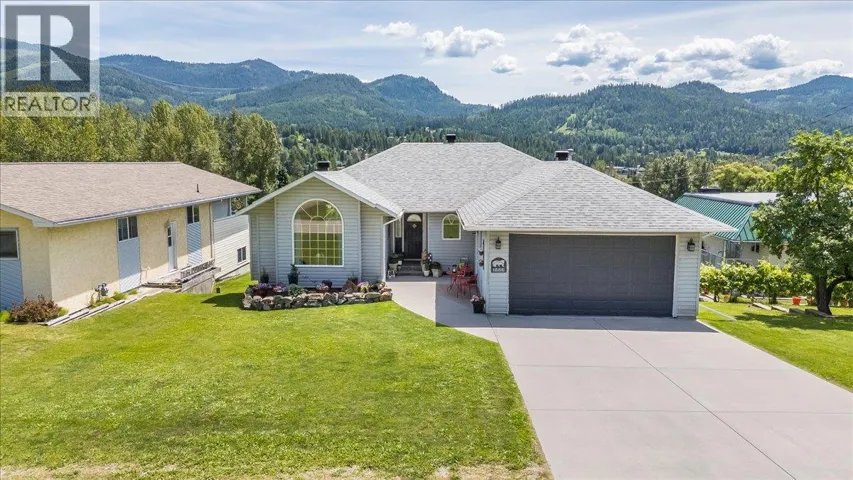 1886 Mountain Street, Fruitvale, British Columbia V0G1L1