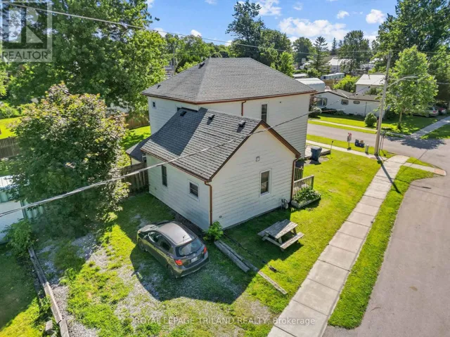15 DUNDAS STREET, Newbury, Ontario N0L1Z0