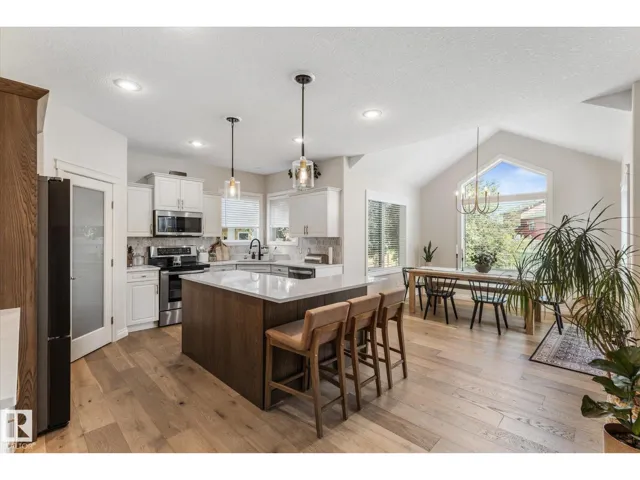 10 WILLOWDALE PL, Stony Plain, Alberta T7Z0A4