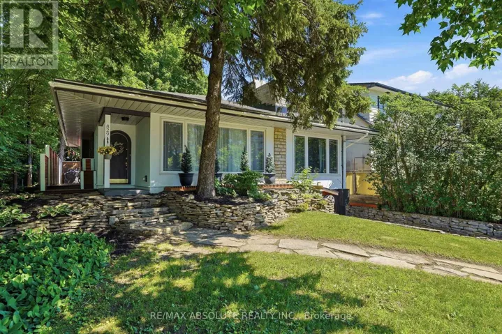 829 MONTREAL ROAD, Ottawa, Ontario K1K0S9