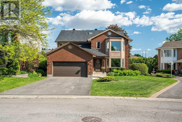 30 HUNTINGS END AVENUE, Ottawa, Ontario K2M1R3