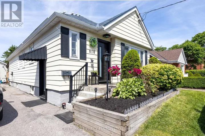 816 SIMCOE STREET N, Oshawa (Centennial), Ontario L1G4V8