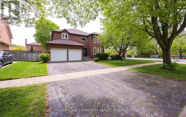 2 BALLARD CRESCENT, Newmarket (Armitage), Ontario L3X1S3