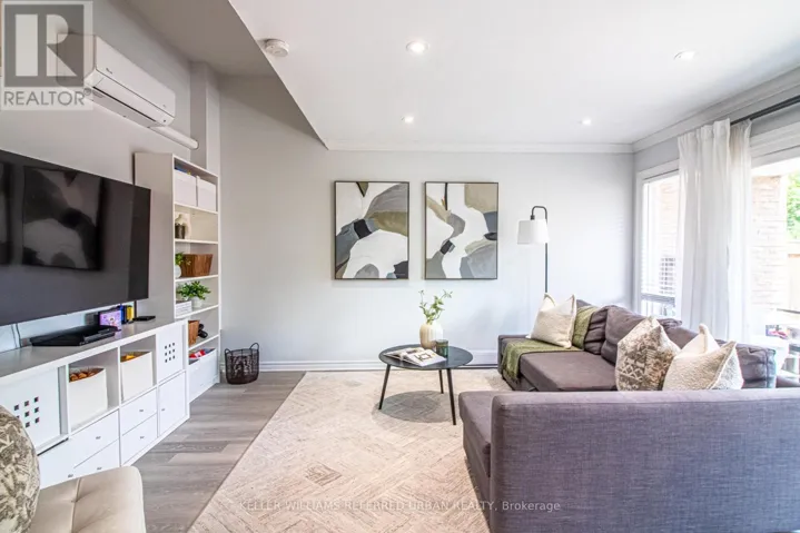 60 SPRINGFAIR AVENUE, Aurora (Aurora Village), Ontario L4G3M2