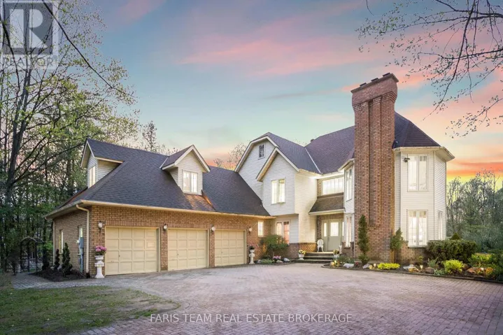 4 MILLS CIRCLE, Springwater, Ontario L9X0J7