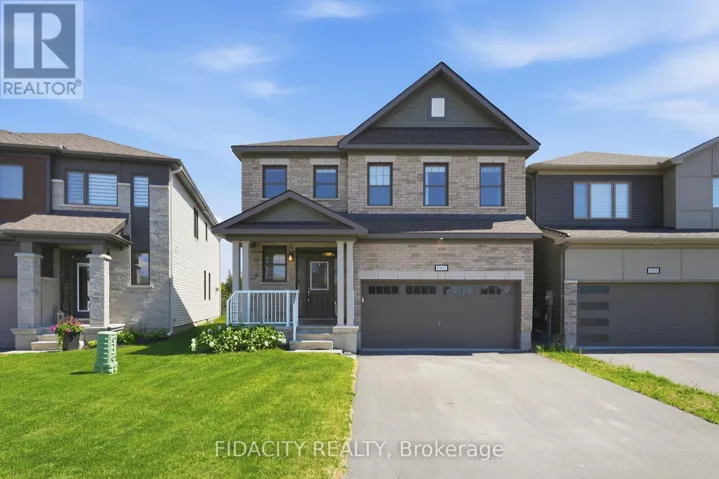 1002 CURRAGLASS WALK, Ottawa, Ontario K2S3A6