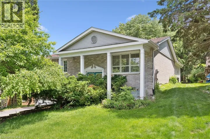176 SANDFORD FLEMING Drive, Waterloo, Ontario N2T1G2