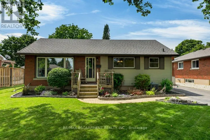 15 ROXANNE DRIVE, St. Catharines (Bunting/Linwell), Ontario L2M3G8
