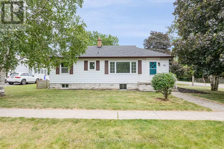 UPPER - 201 HIGH STREET, Whitby (Downtown Whitby), Ontario L1N5H5