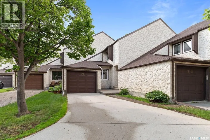 24 Cannington MEWS, Regina, Saskatchewan S4S5Z7