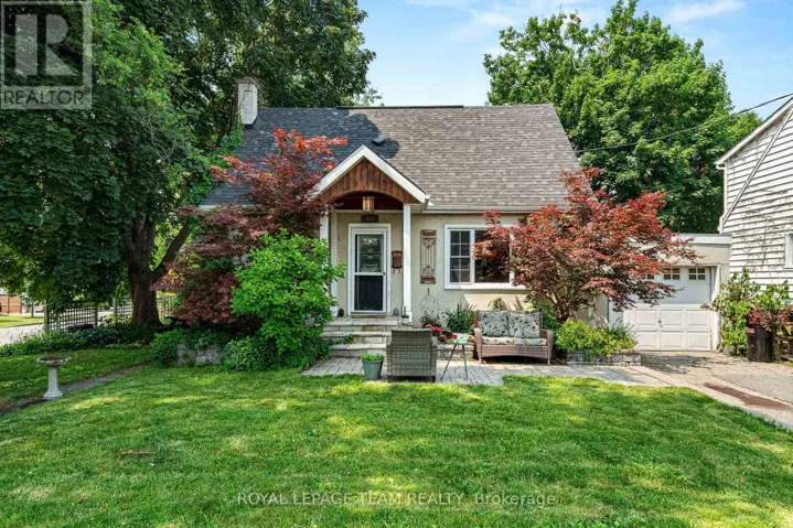 421 GREENWOOD AVENUE, Ottawa, Ontario K2A0X5