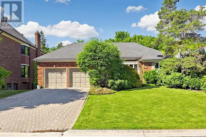 17 FLANDERS DRIVE, Hamilton (Waterdown), Ontario L8B0G6