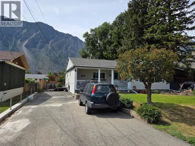 621 10th Avenue, Keremeos, British Columbia V0X1N3