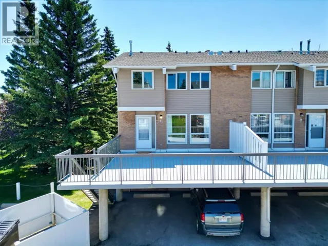 11, 116 Silver Crest Drive NW, Calgary, Alberta T3B4N9