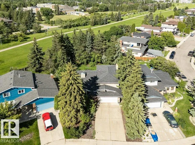 11742 29 AV NW, Edmonton, Alberta T6J3K9