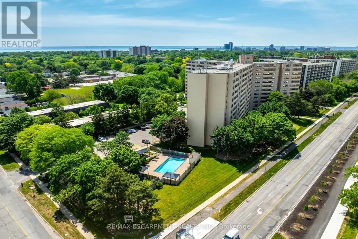 1005 - 700 DYNES ROAD, Burlington (Roseland), Ontario L8N3M2
