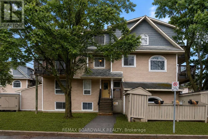 614 TANGUAY COURT, Ottawa, Ontario K2L3X3