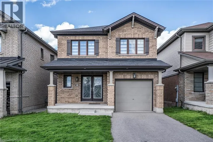32 HEDGES Crescent, Stoney Creek, Ontario L8J1X5