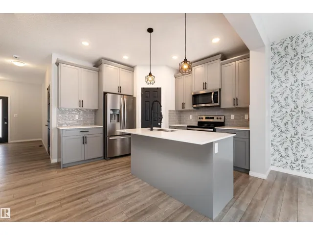6484 KING WD SW, Edmonton, Alberta T6W3Z9