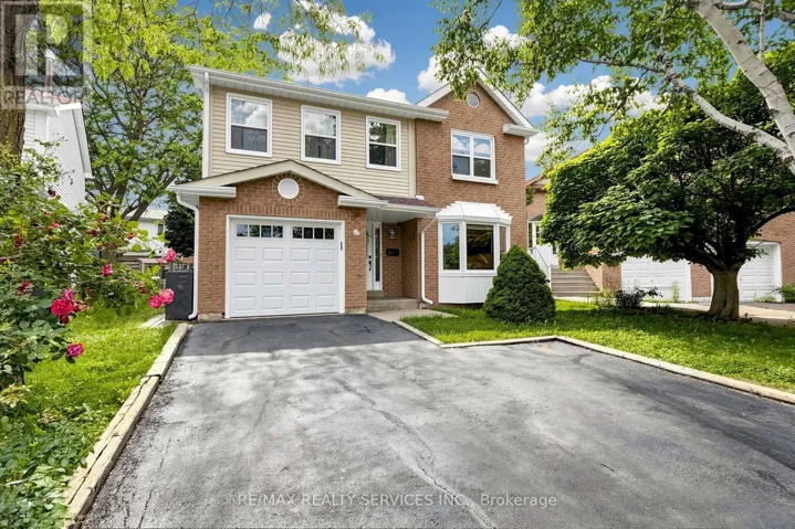 30 MCGILLIVARY CRESCENT, Brampton (Central Park), Ontario L6S3P7