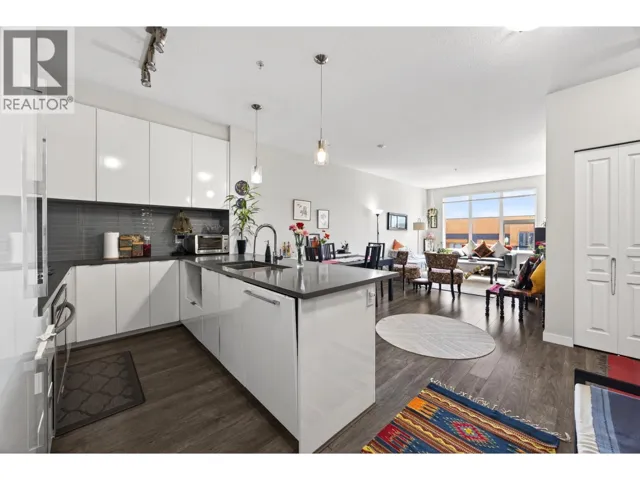 427 9311 ALEXANDRA ROAD, Richmond, British Columbia V6X0L8